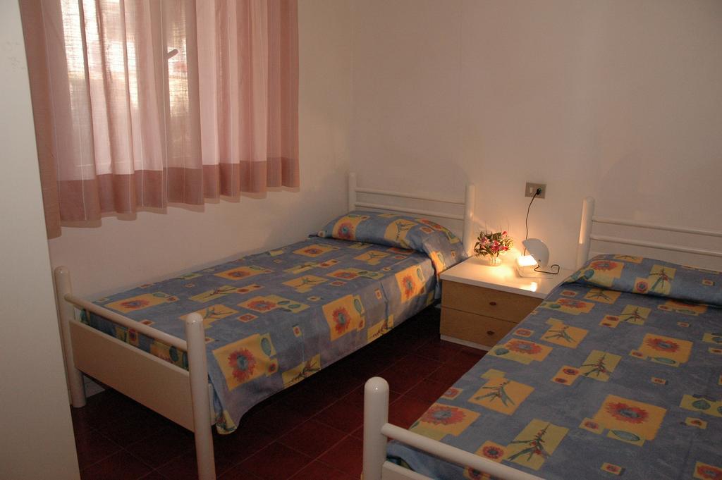 Appartamenti Vacanza Albatros Линяно Сабиадоро Екстериор снимка